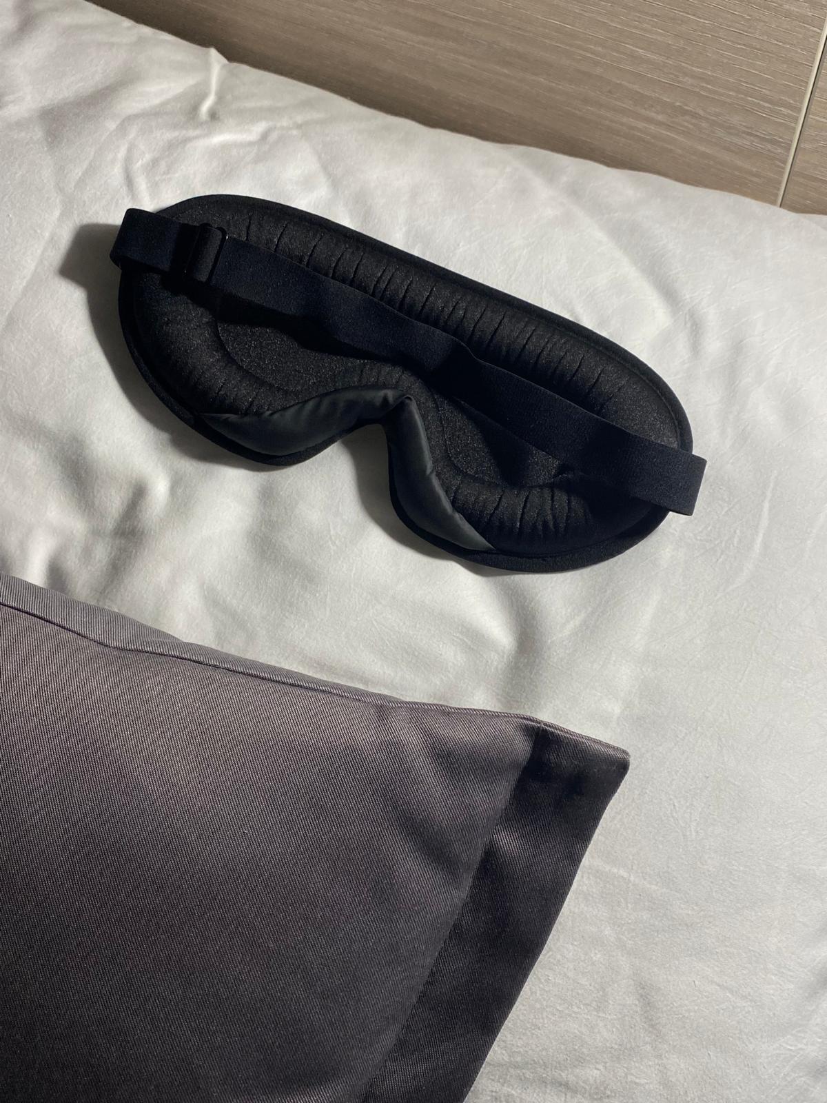 Sleniq Blackout 3D Eye Mask